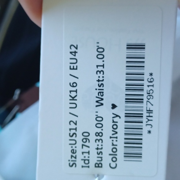 JJ’s House wedding dress, sz 12, ivory - Picture 6 of 7